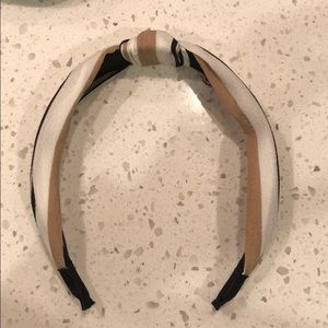 Women’s white and tan striped headband